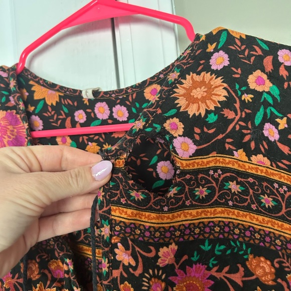 Boho Free People dress with hole near neckline - Picture 3 of 9